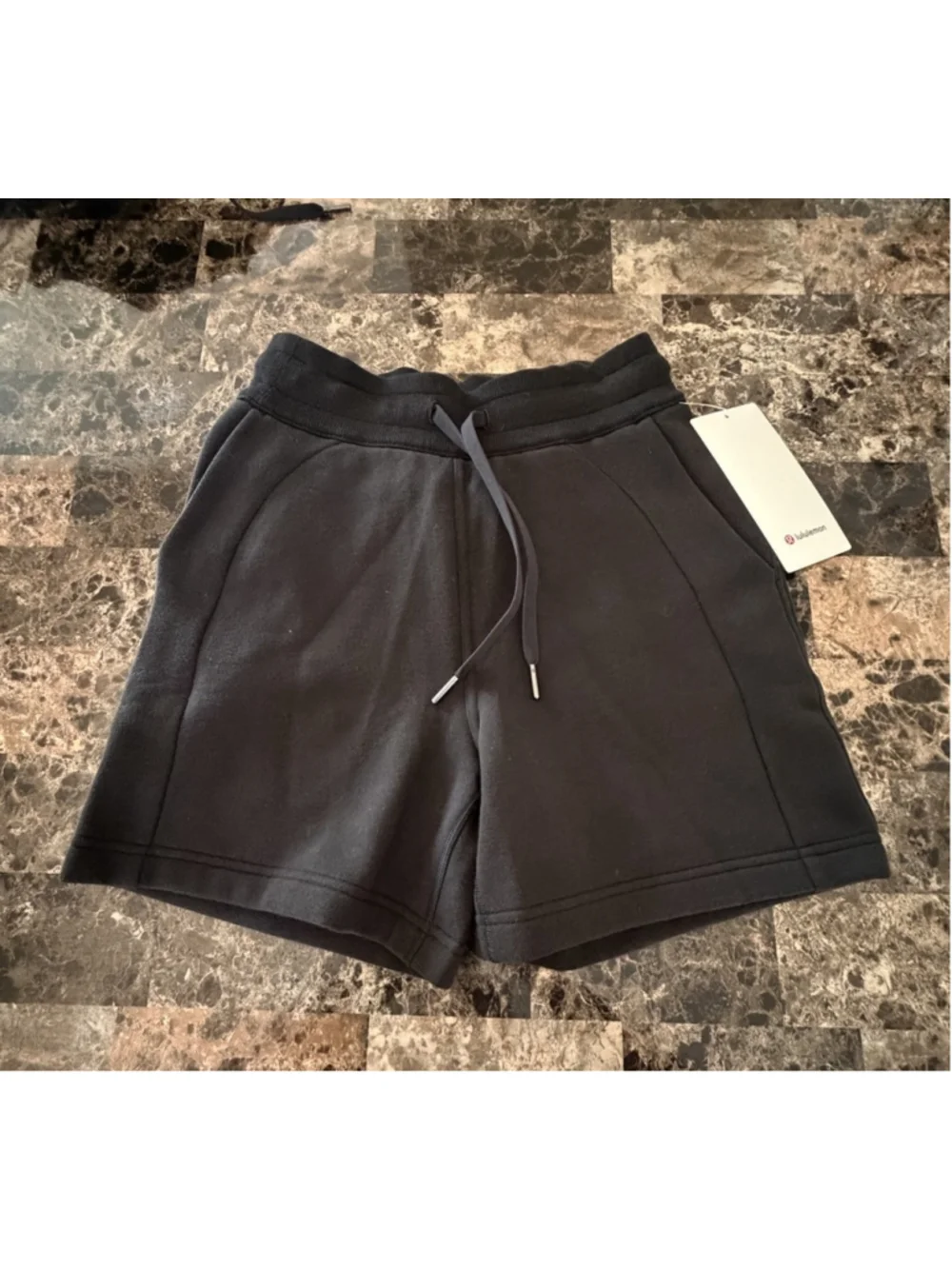 LULULEMON SCUBA HIGH RISE SHORT 5” BLACK COLOR SIZE 2 NWT